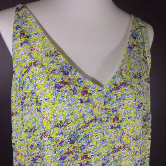 Cabi #275 Scatter Print Cami Floral Blouse Size XS - Picture 3 of 9